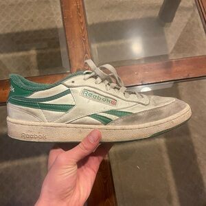 Beat Reebok Club C sneakers